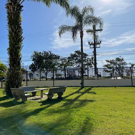 Apartamento Ubatuba, Itagua, Bem Localizado, Duas Vagas De Garagem Exterior photo